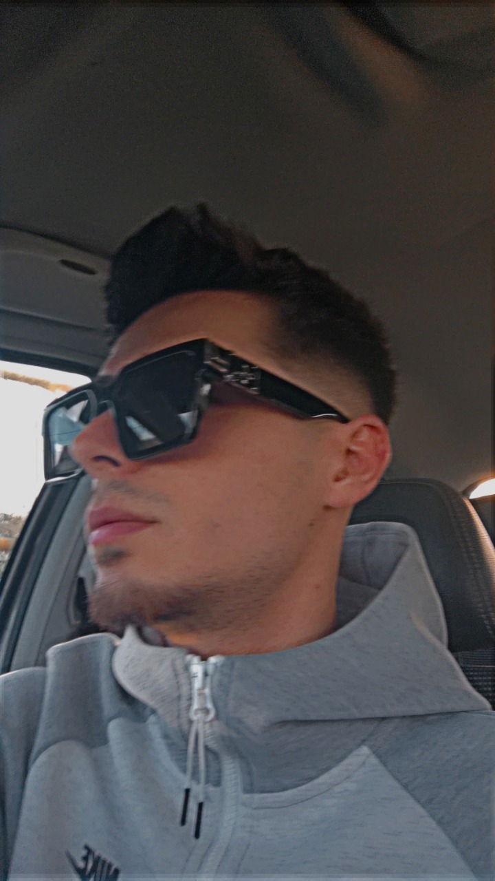 Romi's avatar