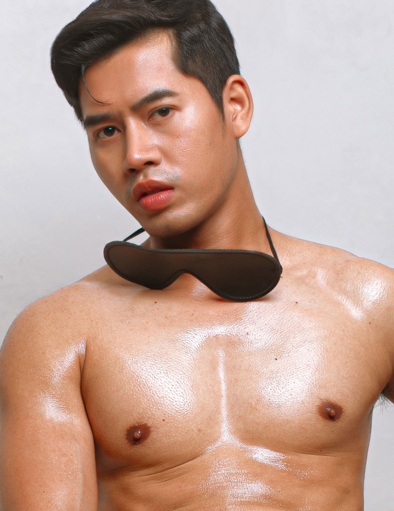 Ron Apichat's avatar