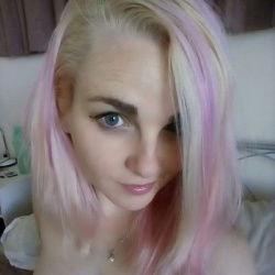 Rose Demore's avatar