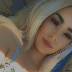 Rosie♥'s avatar