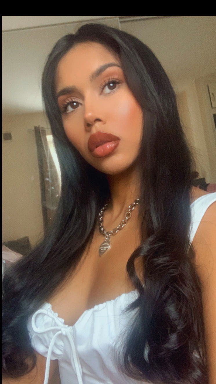 Rosalyn 🌹's avatar