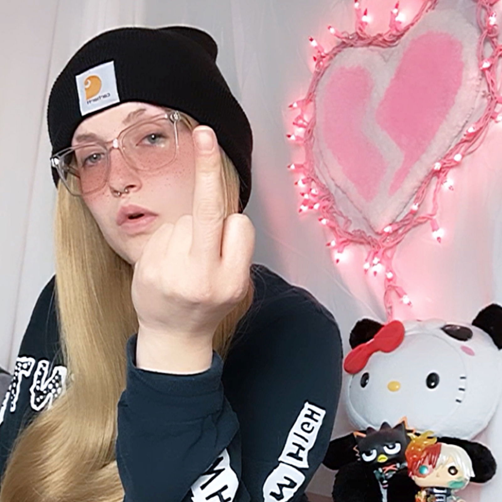 Libra 😈 (they/them)