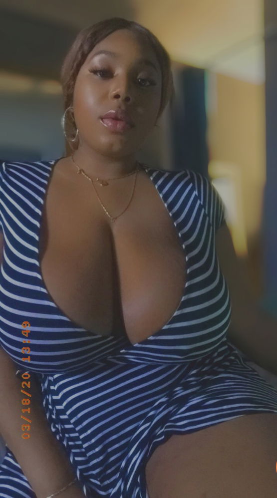 Lips and tits's avatar