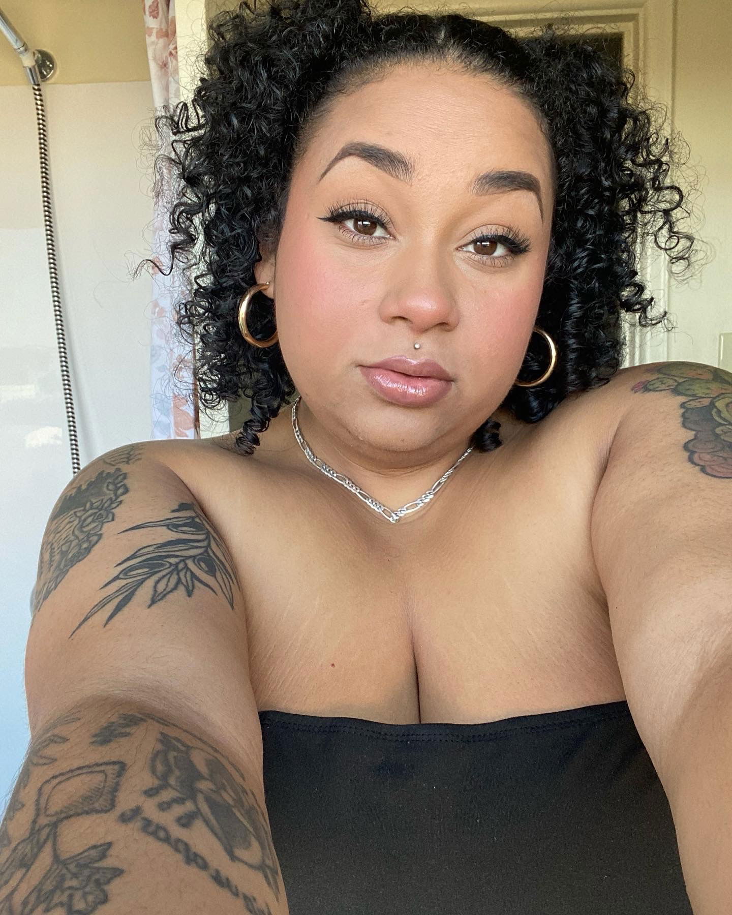 Sabrina Milkshakes🥛🤍's avatar