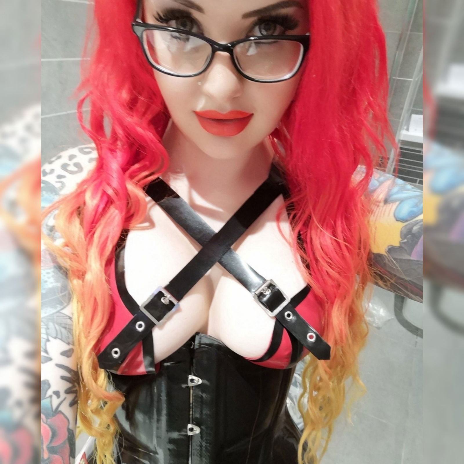 Saffire Roxx's avatar