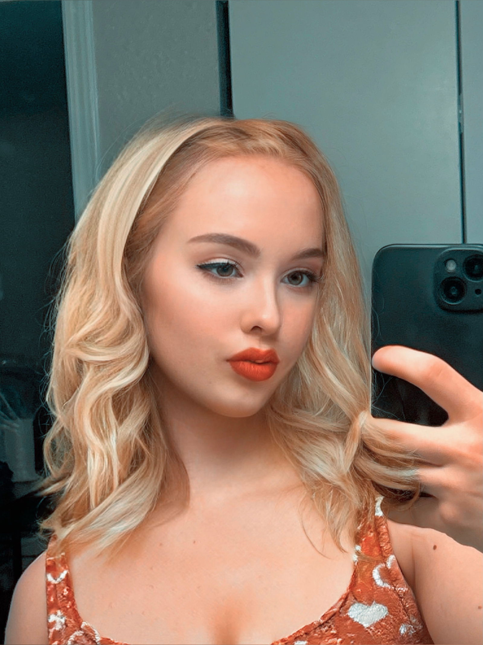 BiancaLux's avatar