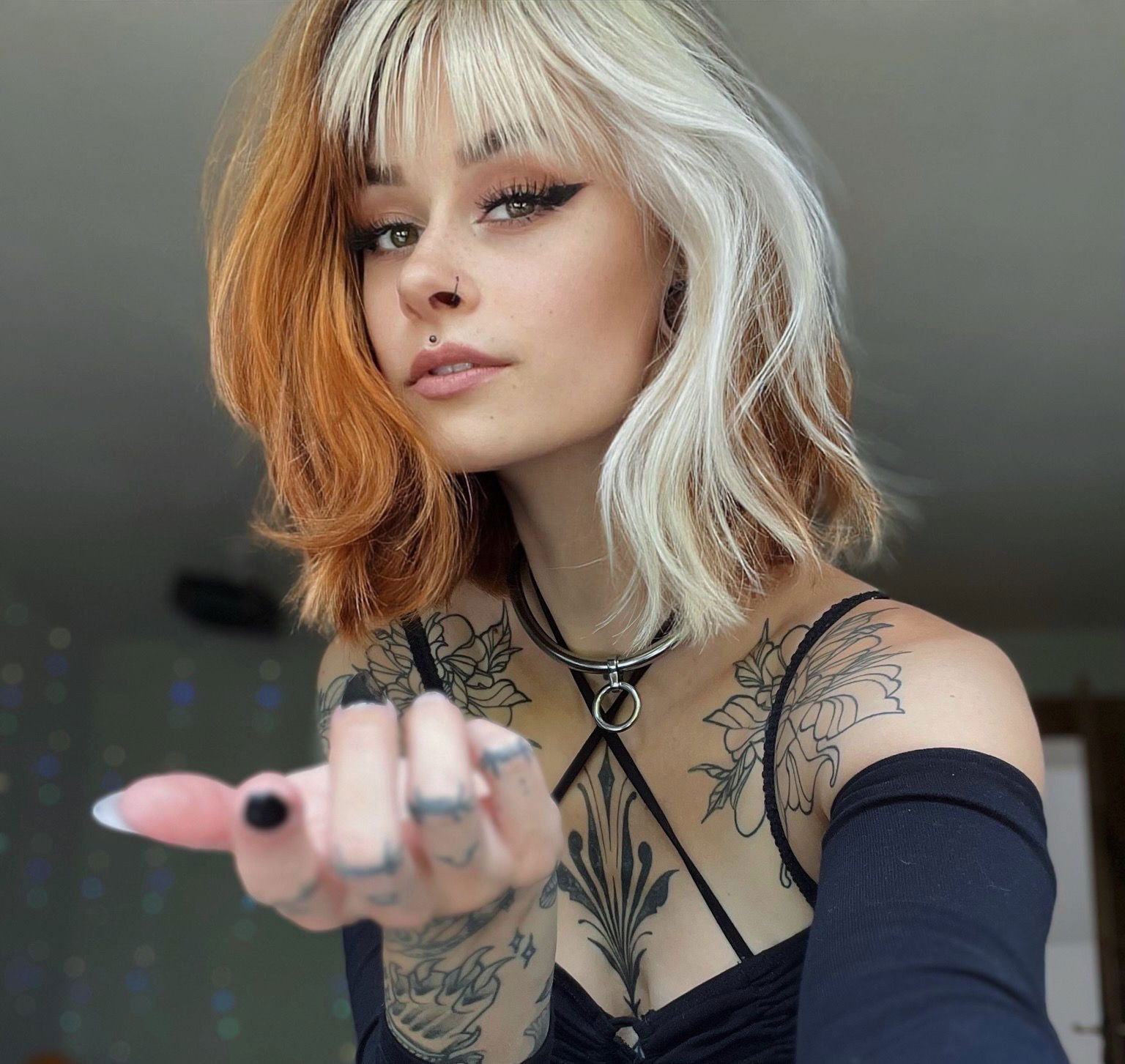 𝕾𝖆𝖑𝖑𝖞 𝕯𝖎𝖓𝖔𝖘𝖆𝖚𝖗 🖤