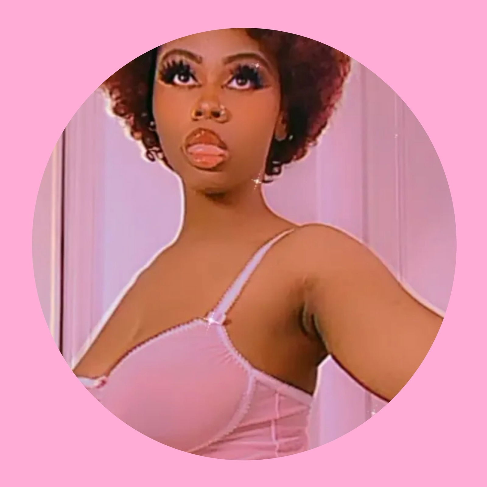 💗 𝗕𝗼𝗻𝗻𝗶𝗲 💗