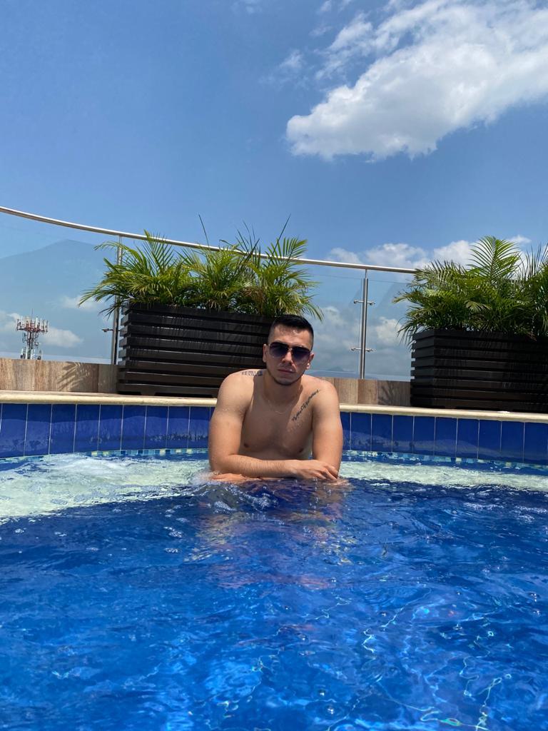 sebastian pabon's avatar