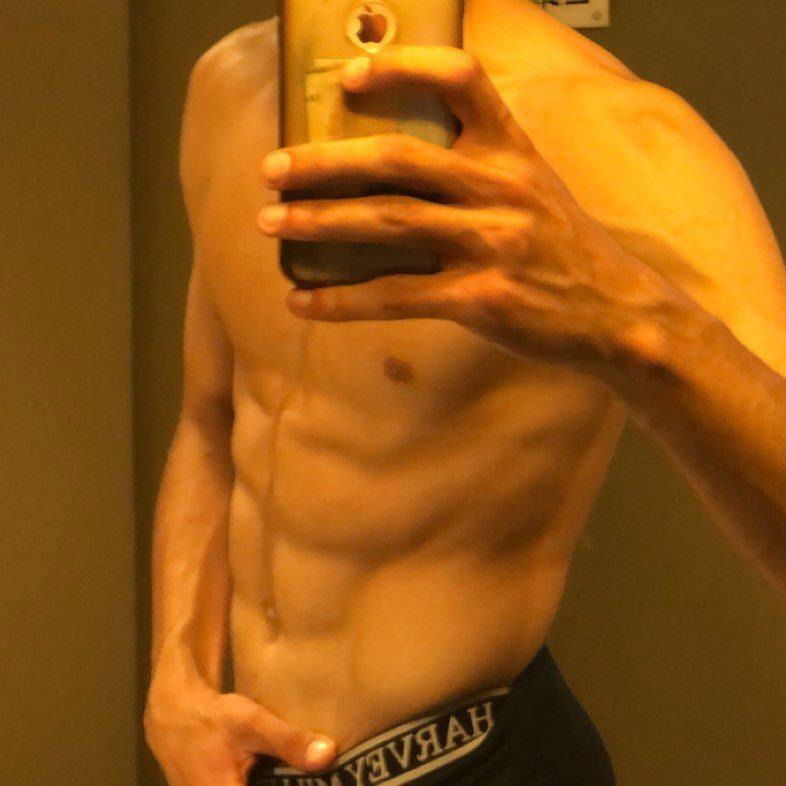 Your Secret internet boyfriend 😈