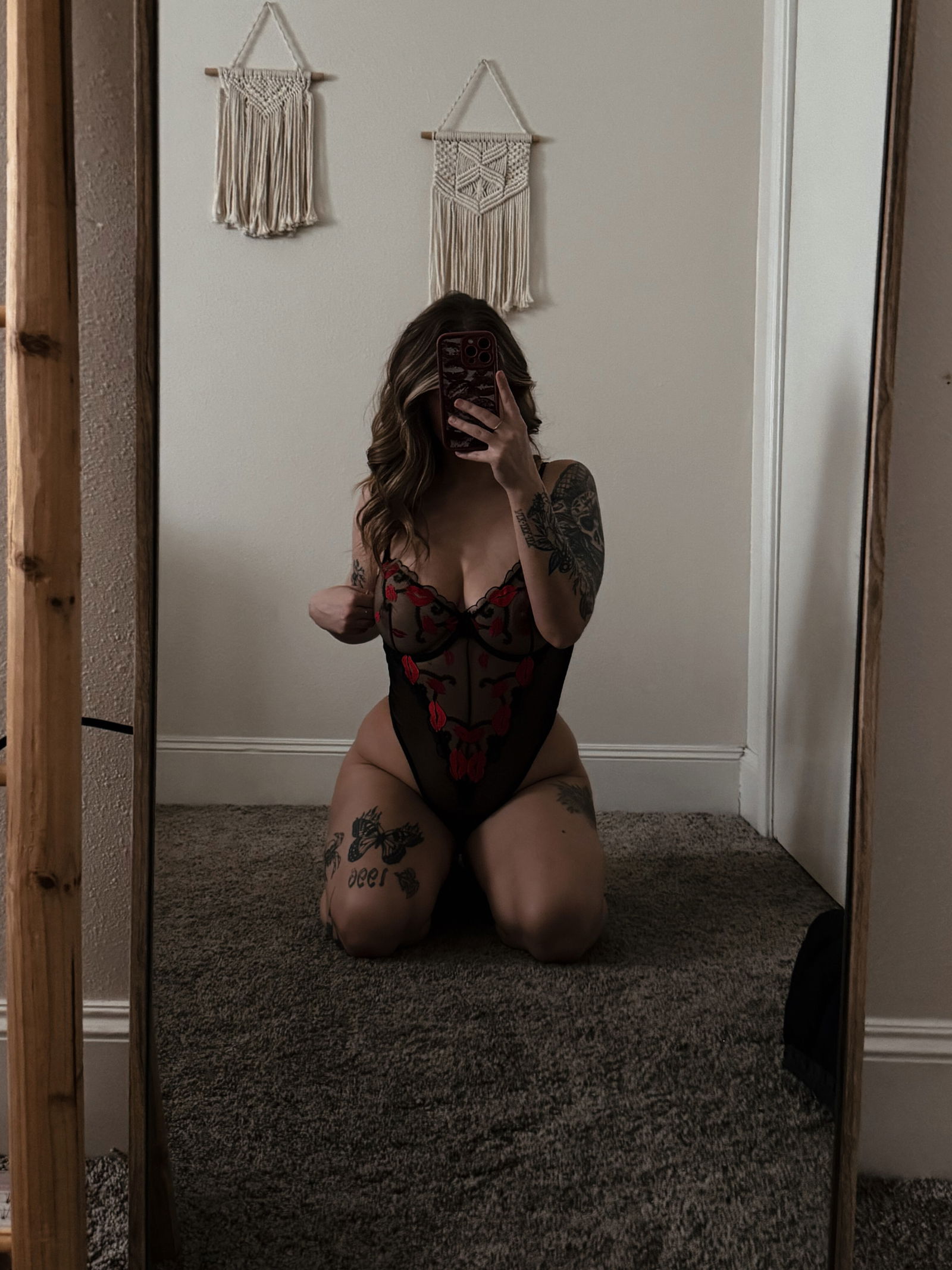 s o p h i e 🖤