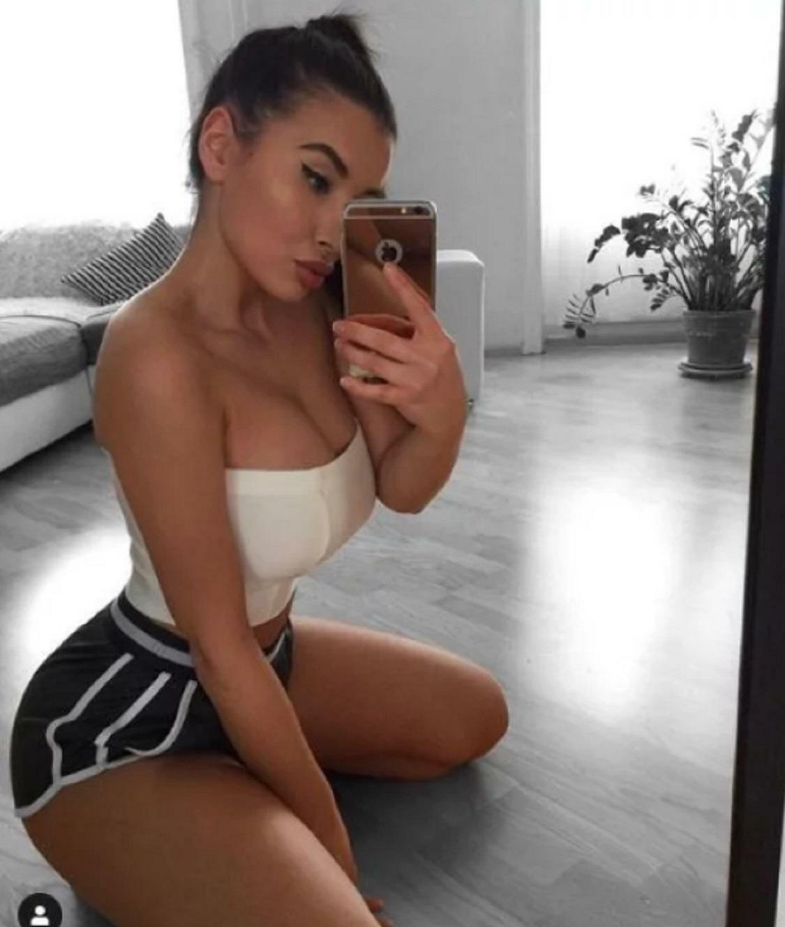 Selena's avatar