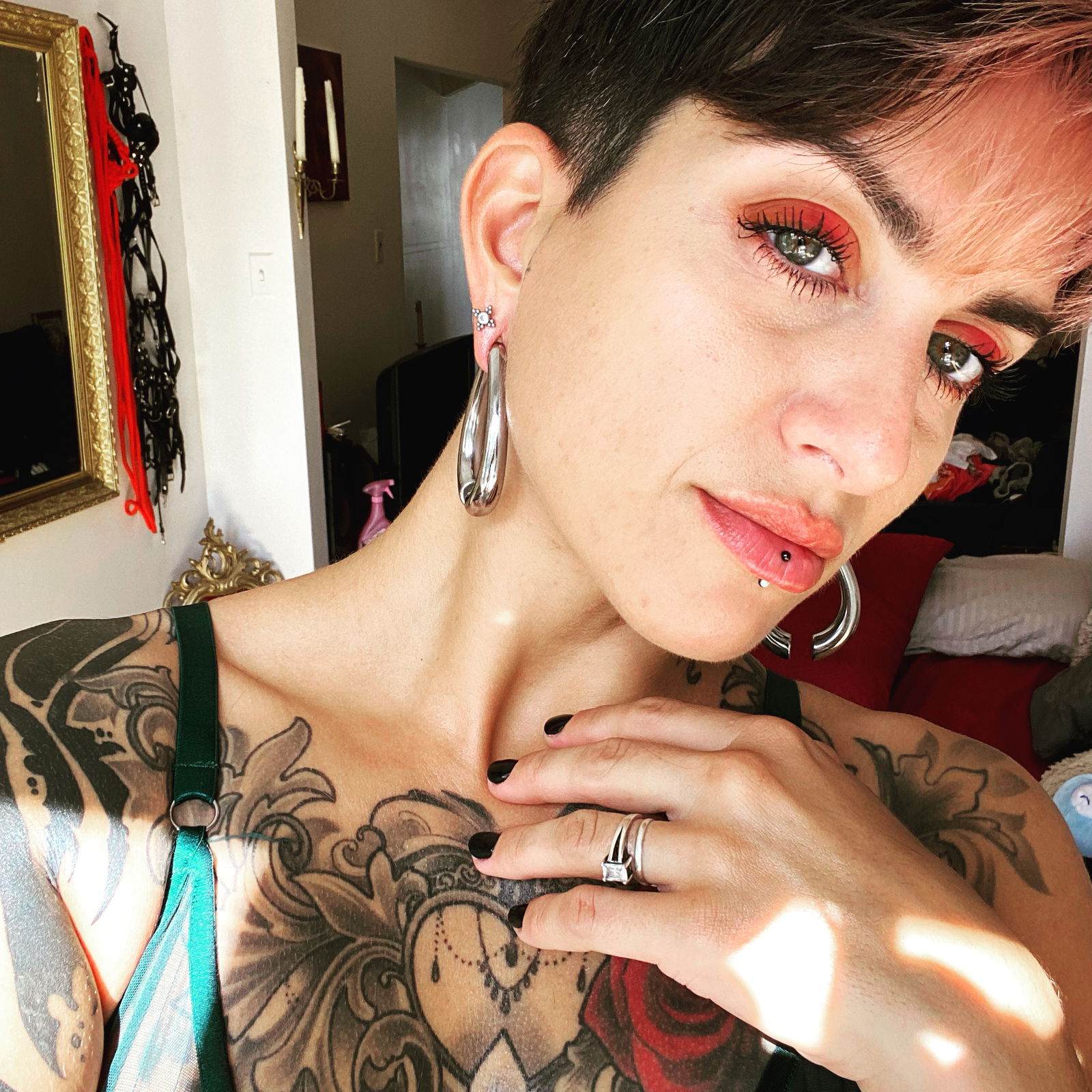 QueenV's avatar