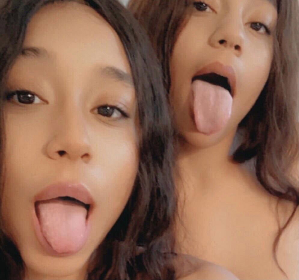 Molly and Mia's avatar