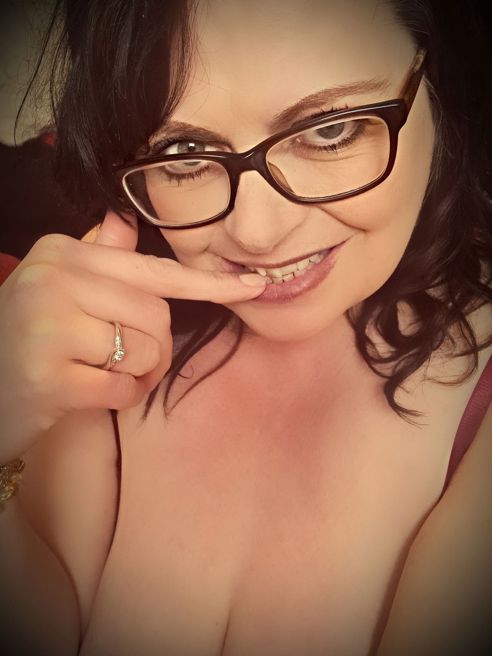 Mature Busty MlLF - 44J Natural Tits's avatar