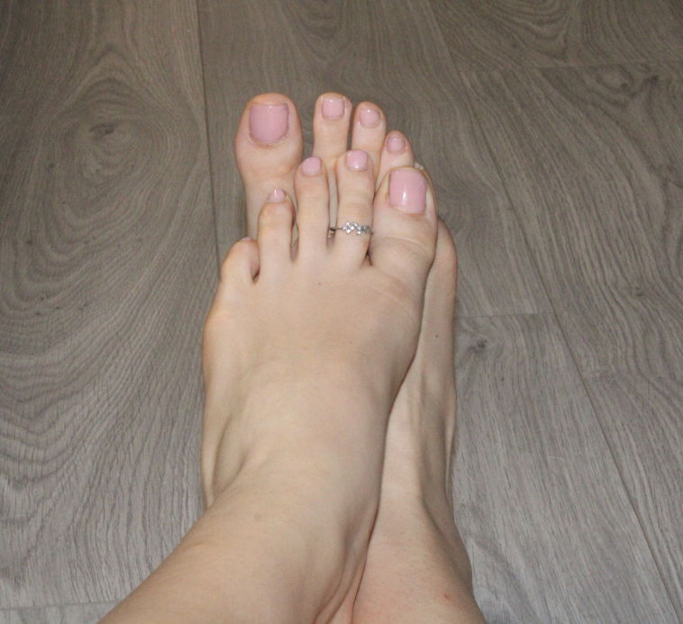 SHY FEEET🦶🏻's avatar
