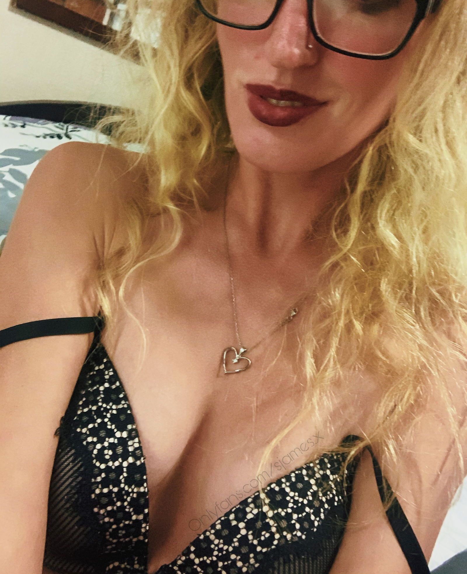 Samantha James🖤💋's avatar