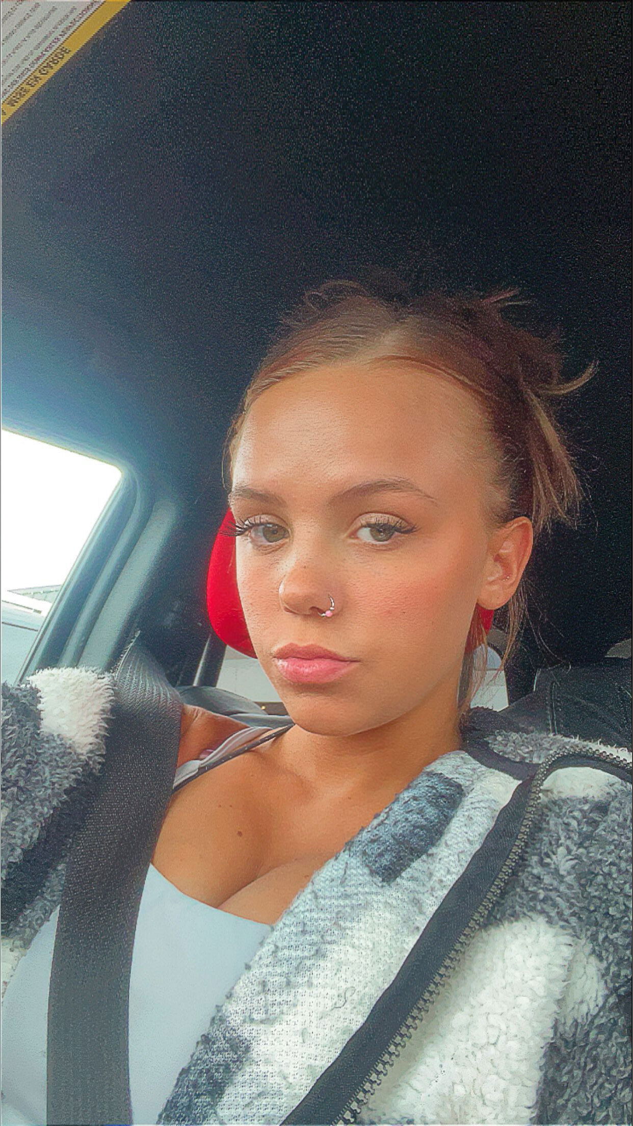 🐰's avatar