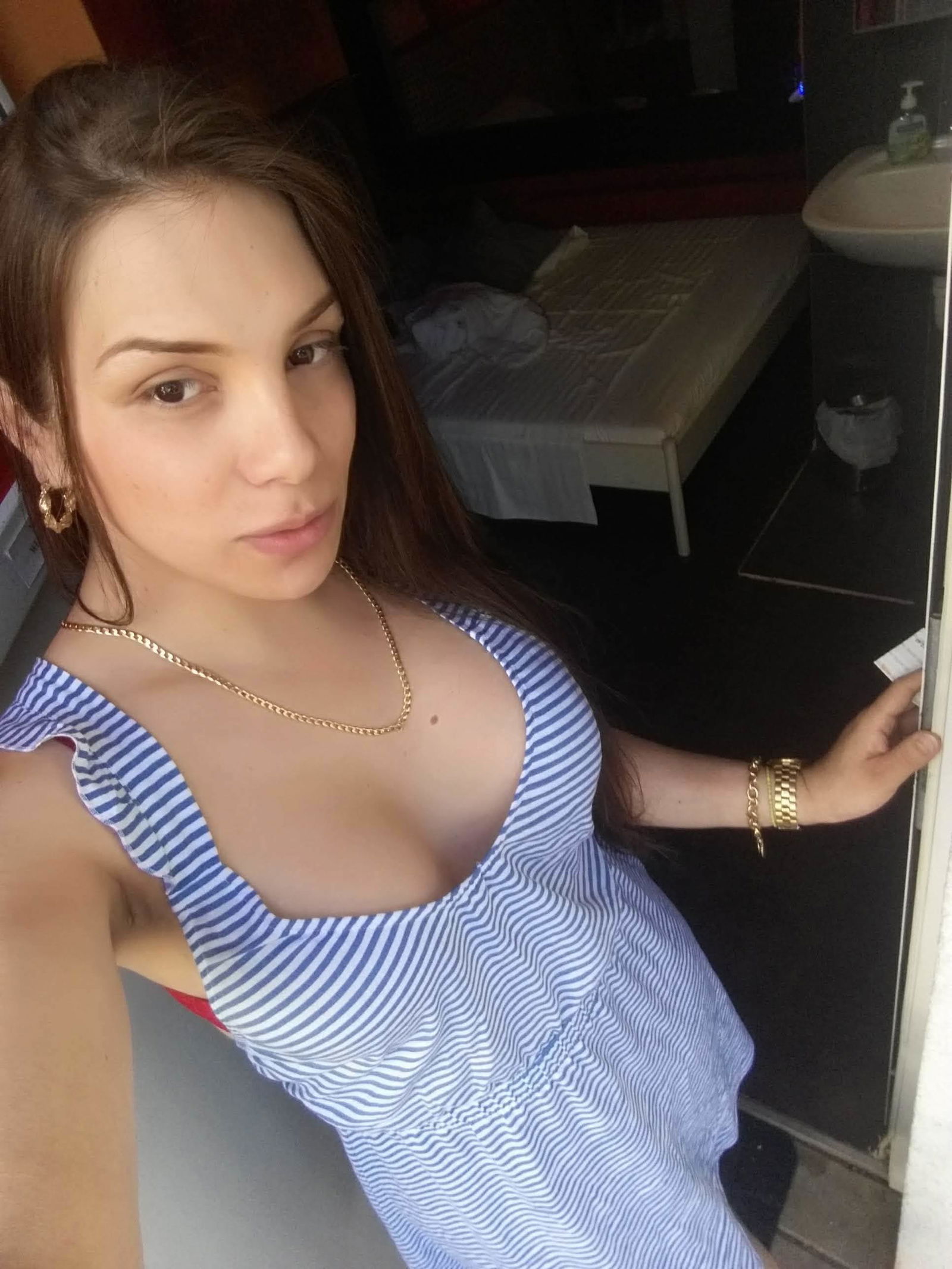 CRYSTAL LATINA's avatar