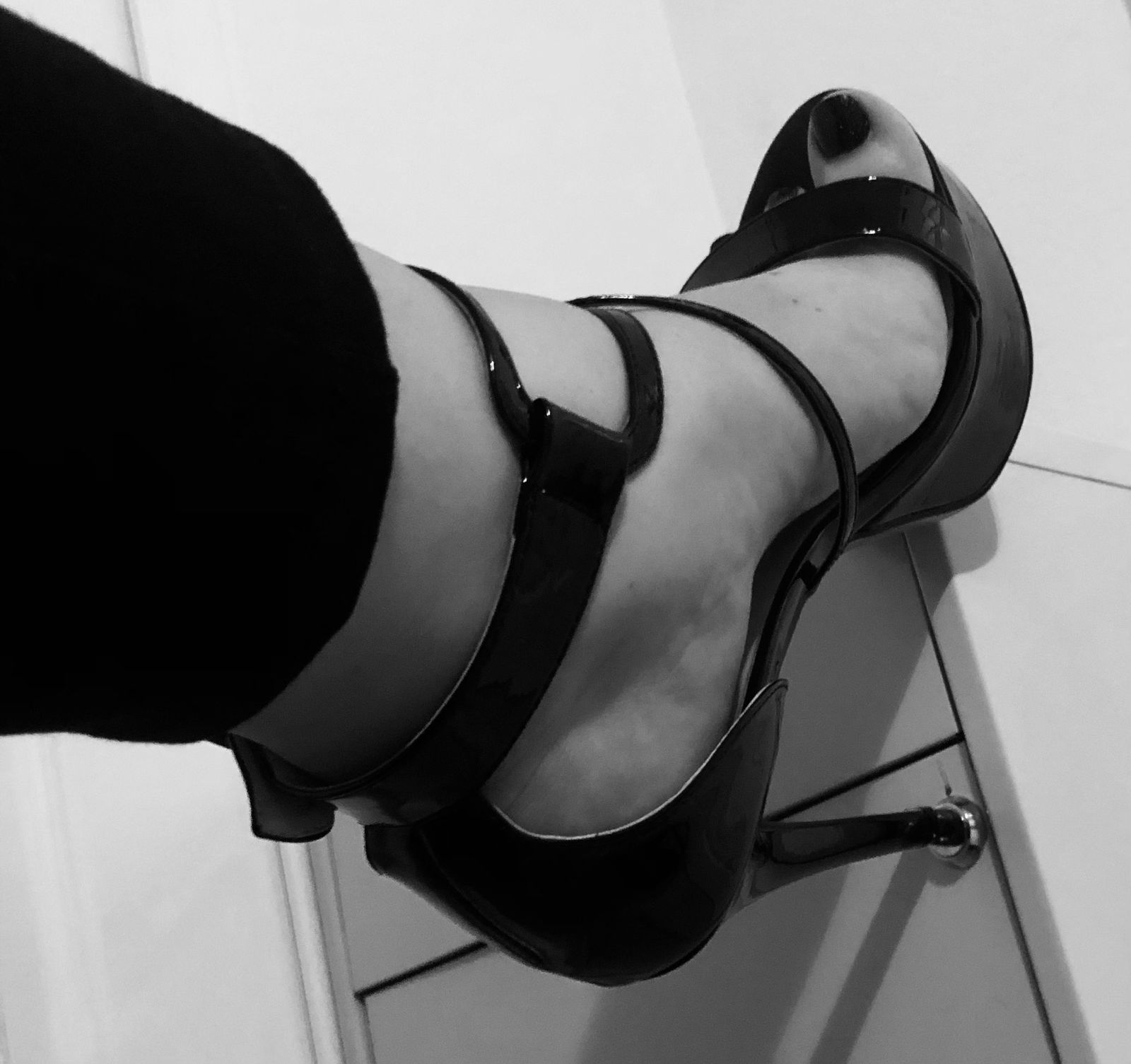 Lola Sole's avatar