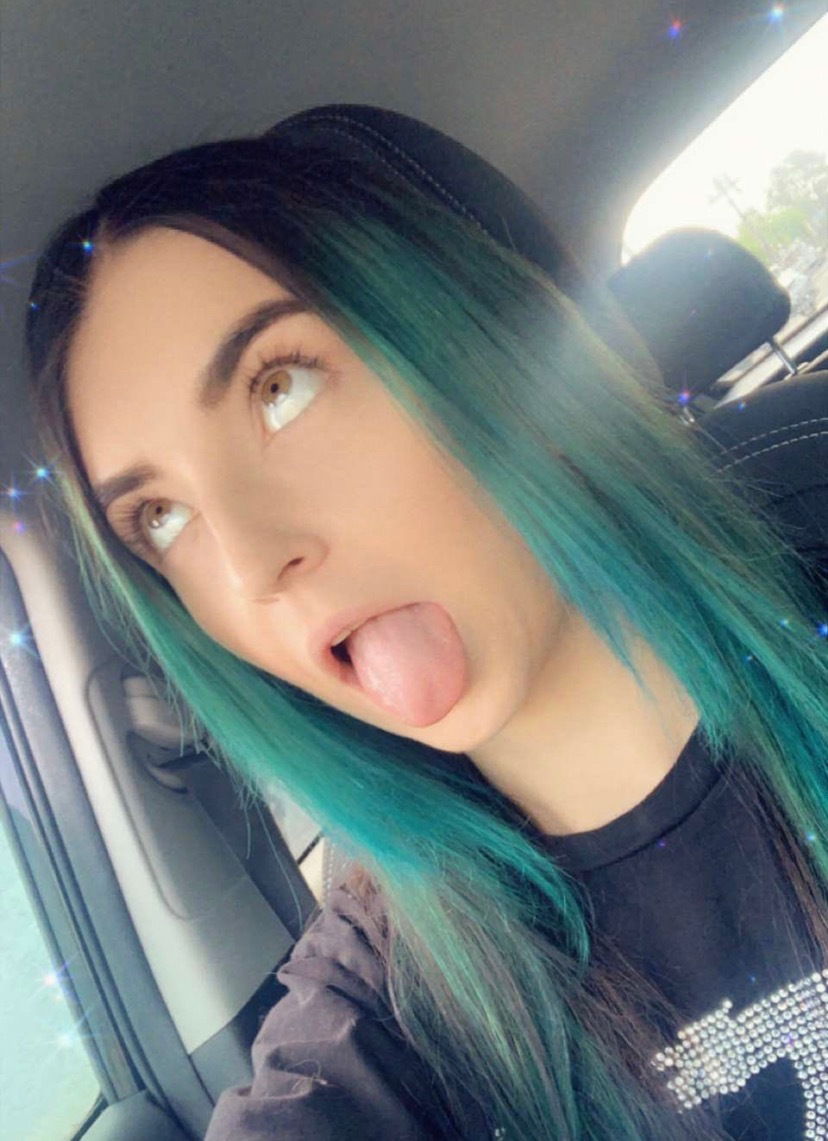 Paxie 🦇💚🖤's avatar