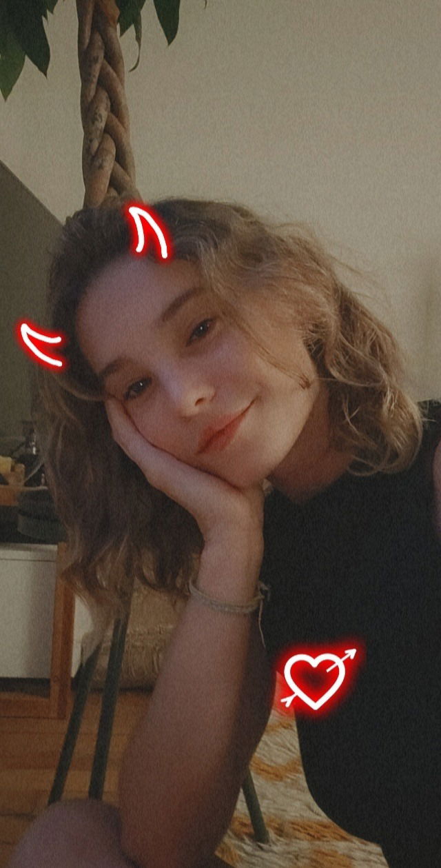 Mia D's avatar