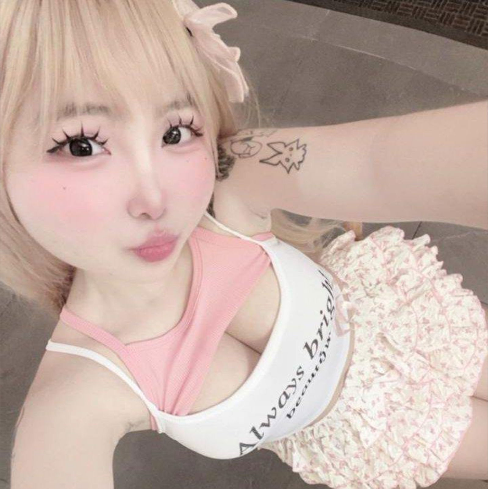 stella 🐰💕's avatar