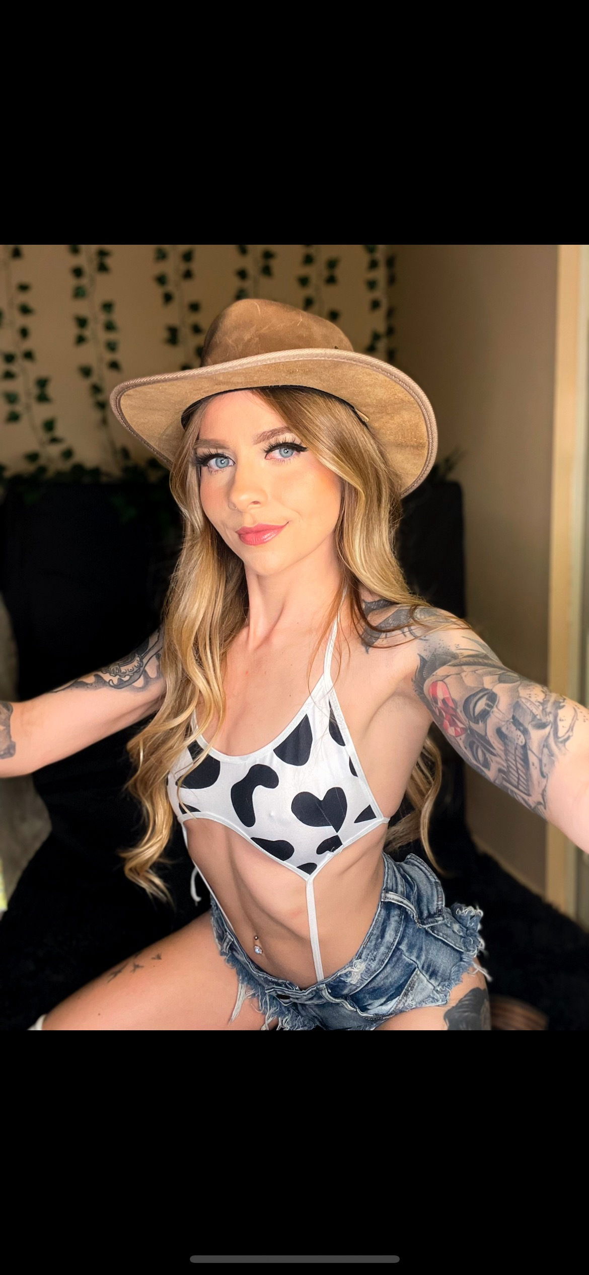 Tatted Blonde Babe🖤's avatar