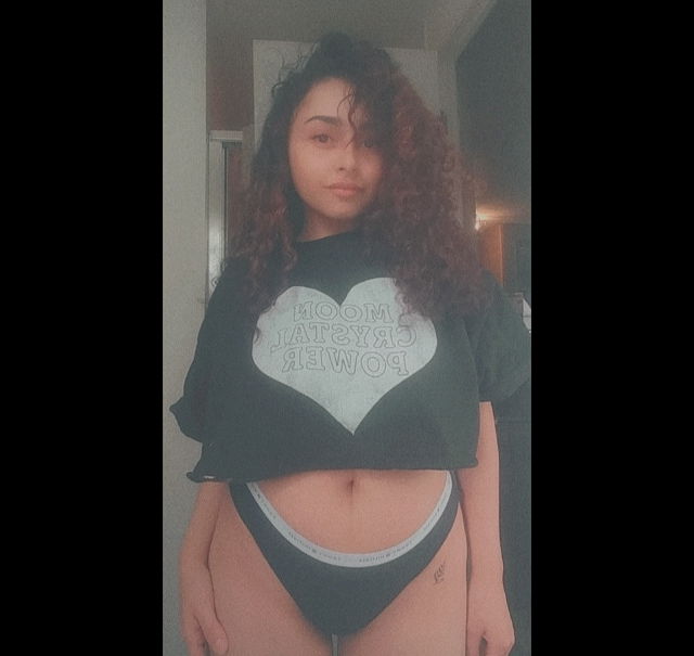 Sweet peach honey bee🐝✨🍑's avatar