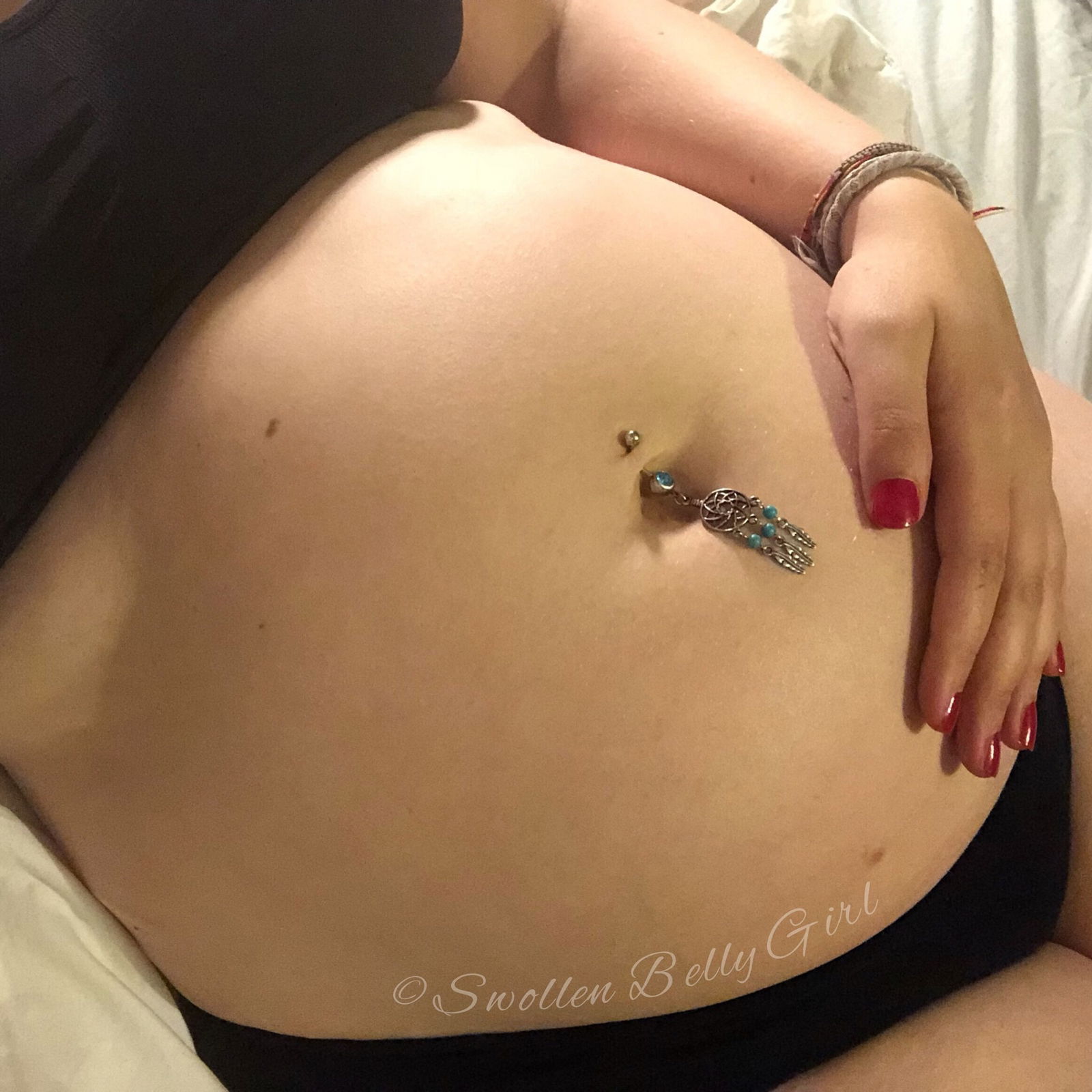 Swollen Belly Girl's avatar
