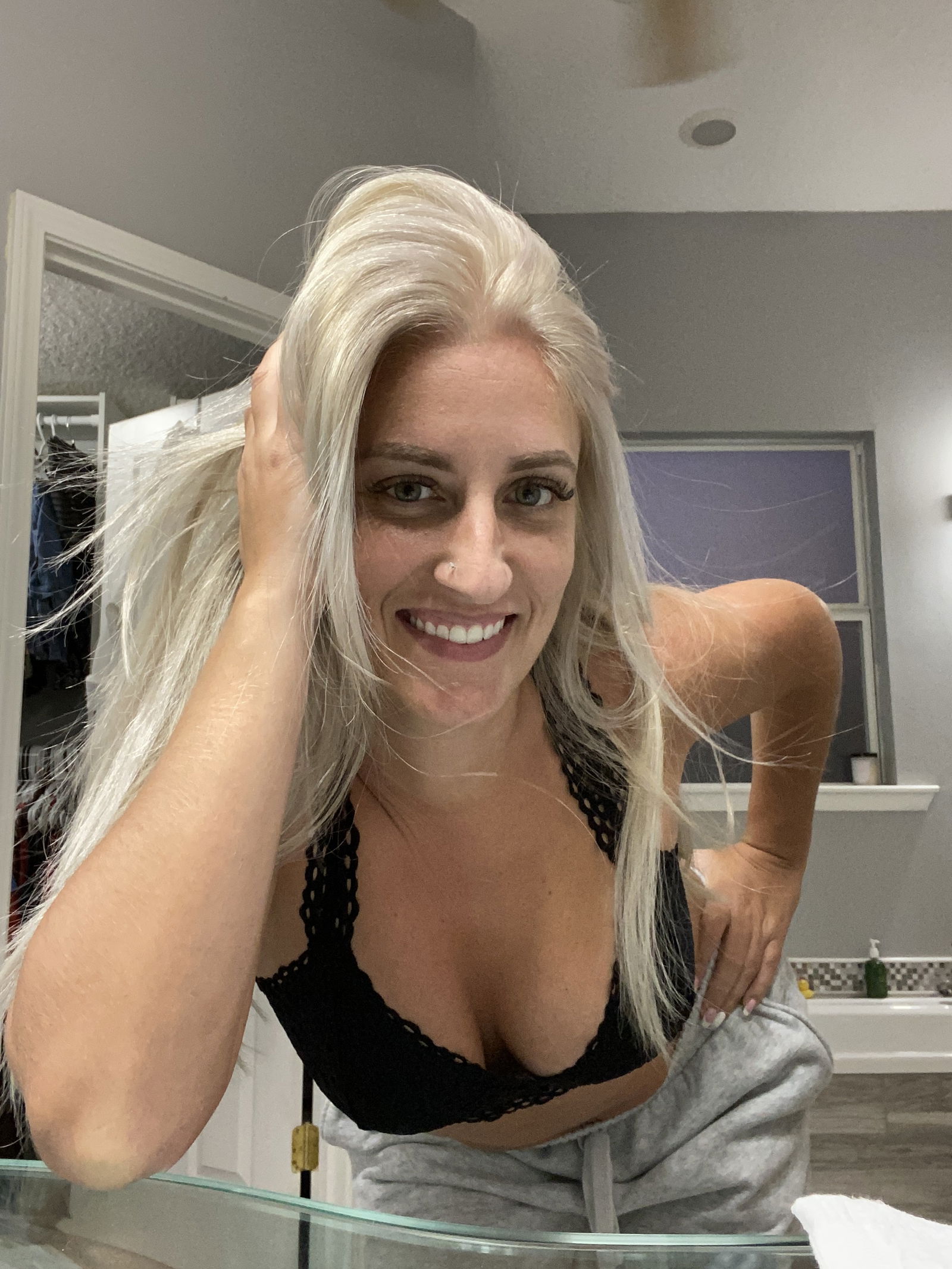 SxyBlndMom-MLIF's avatar