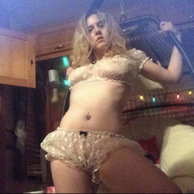 Sylvia Amor's avatar