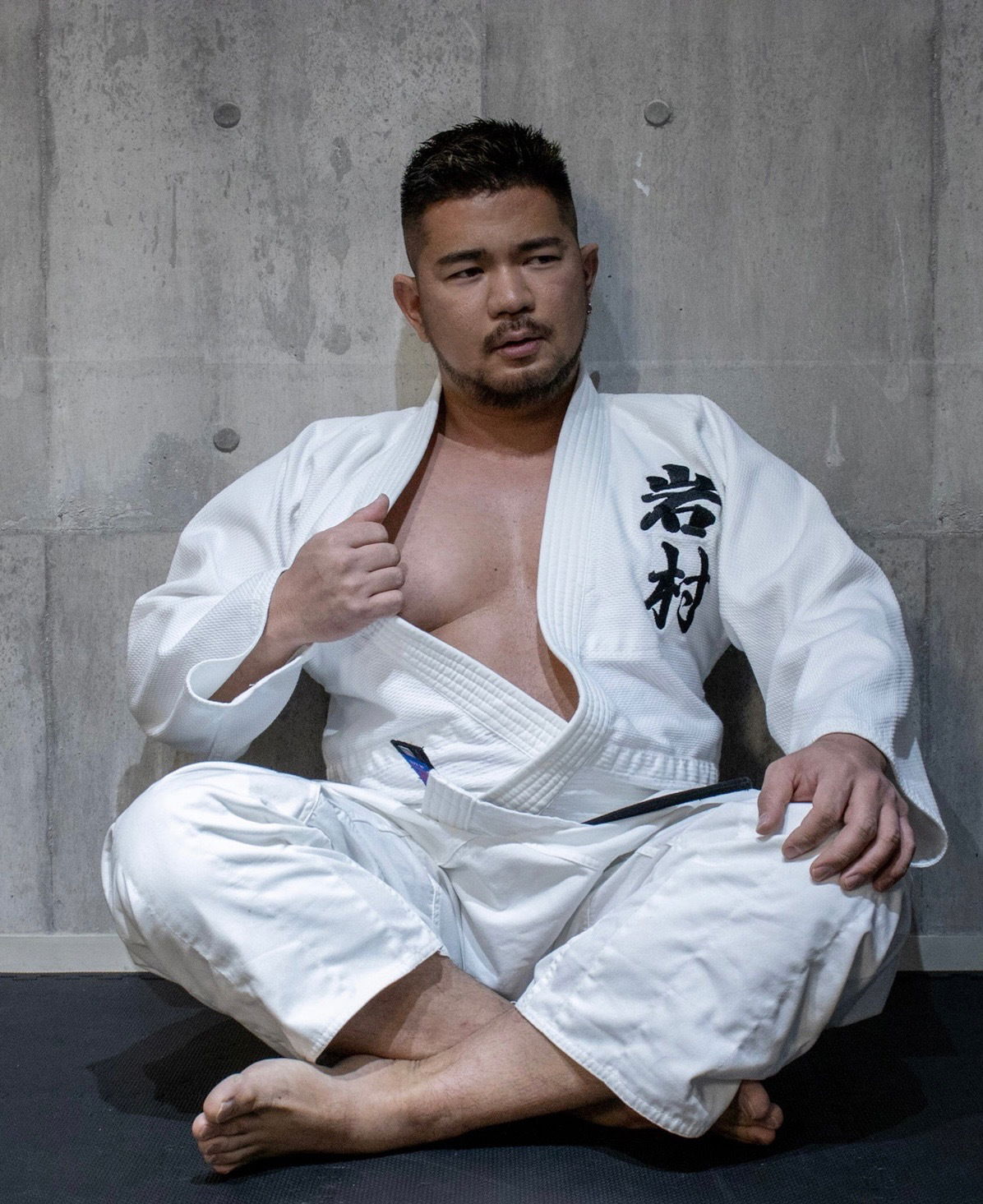TAKASABRO (岩村隆三郎)'s avatar