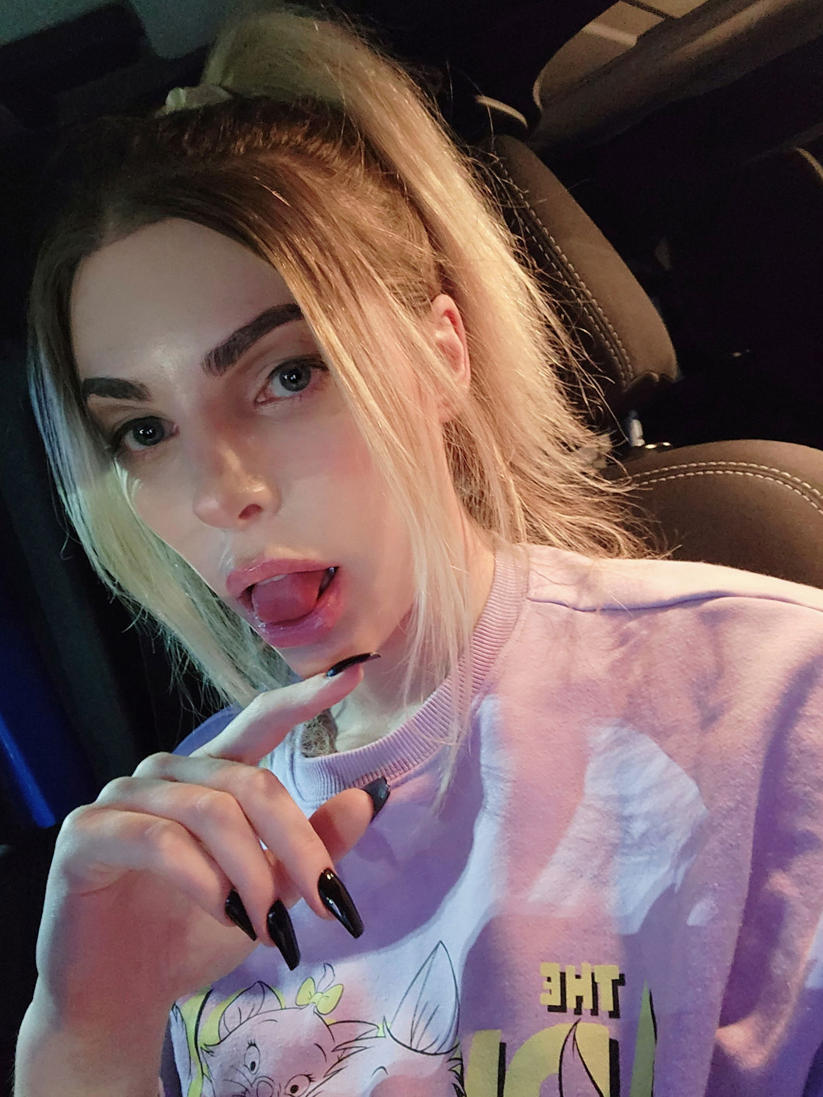 Ava Carrera's avatar