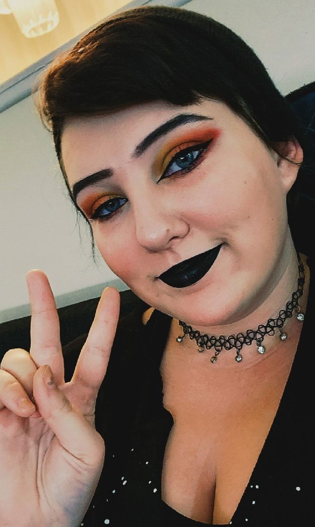 Thelia Rae's avatar