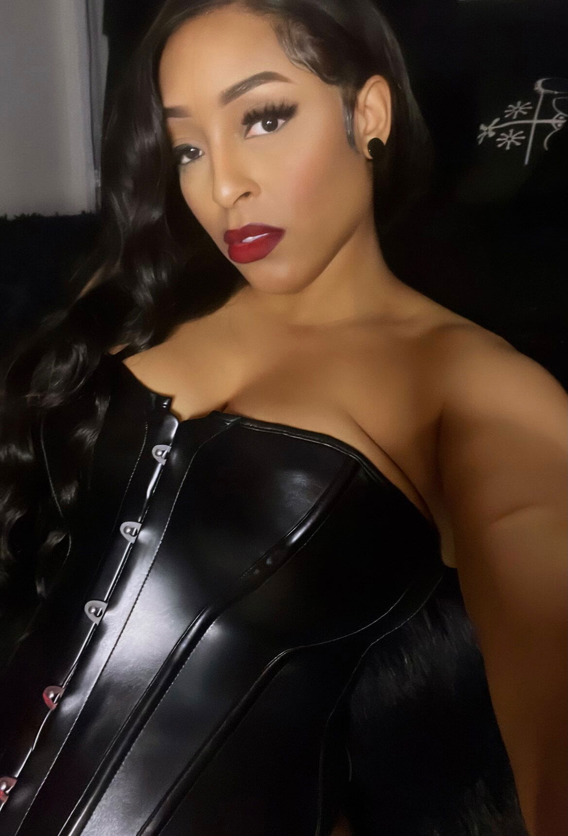 Madam Jade's avatar