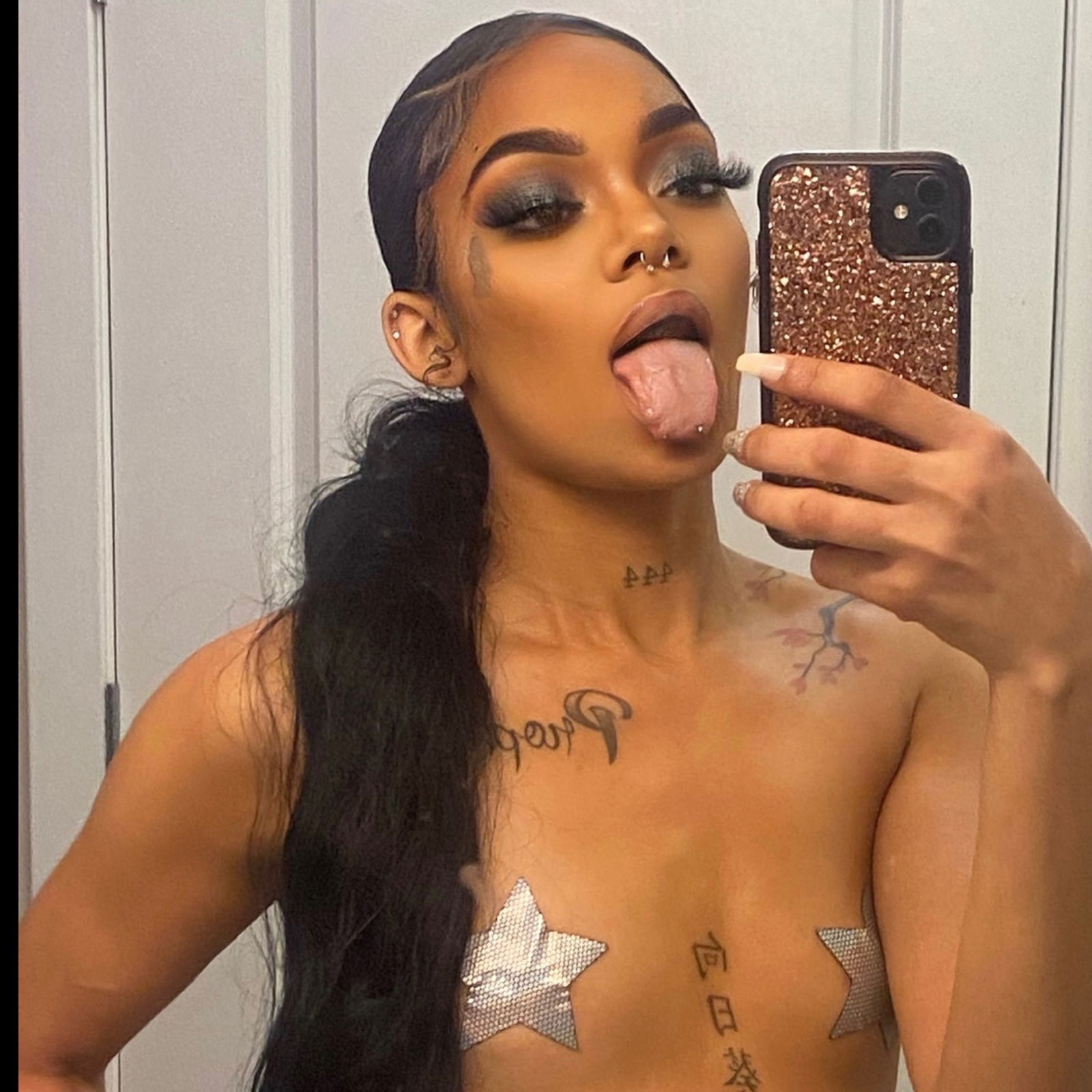 Foreign Tsunami 💦💋's avatar