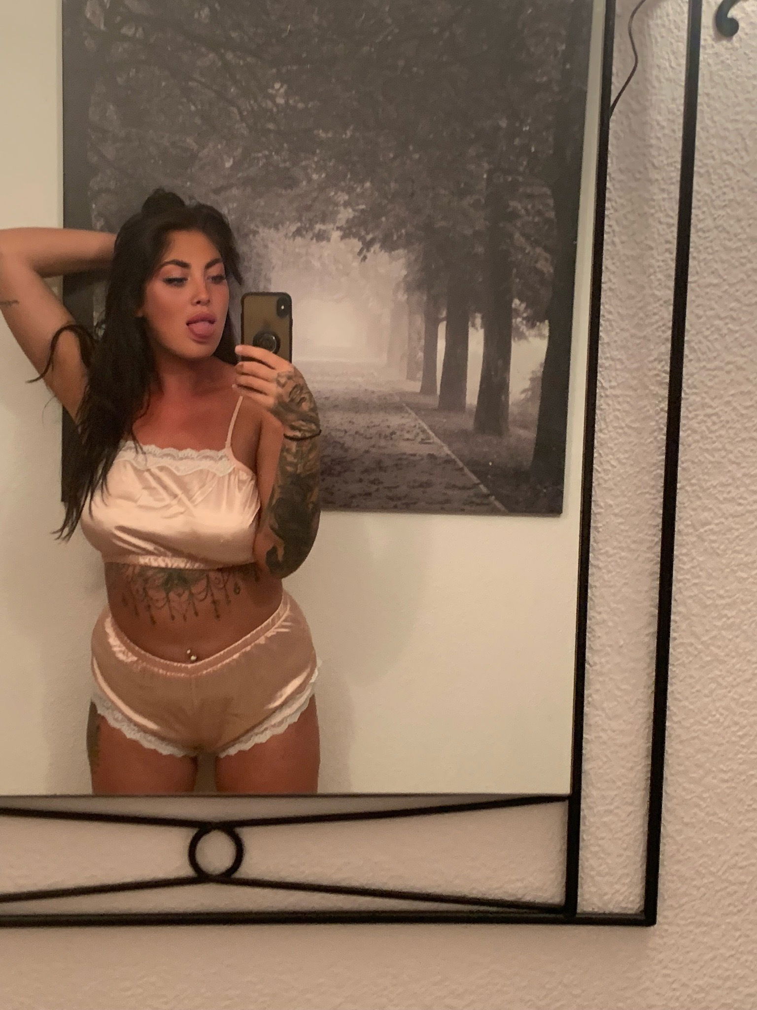 T.HornyRose🥀's avatar