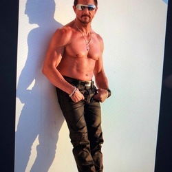 TOMMY GUNN ®™'s avatar