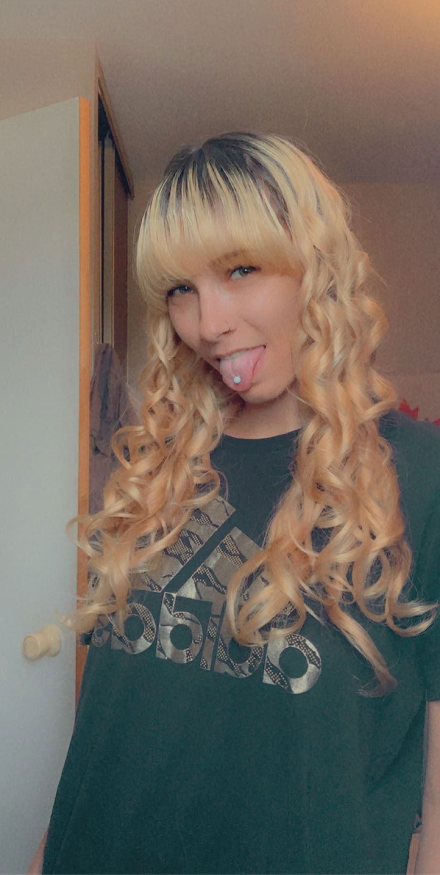 Tori Lewis's avatar