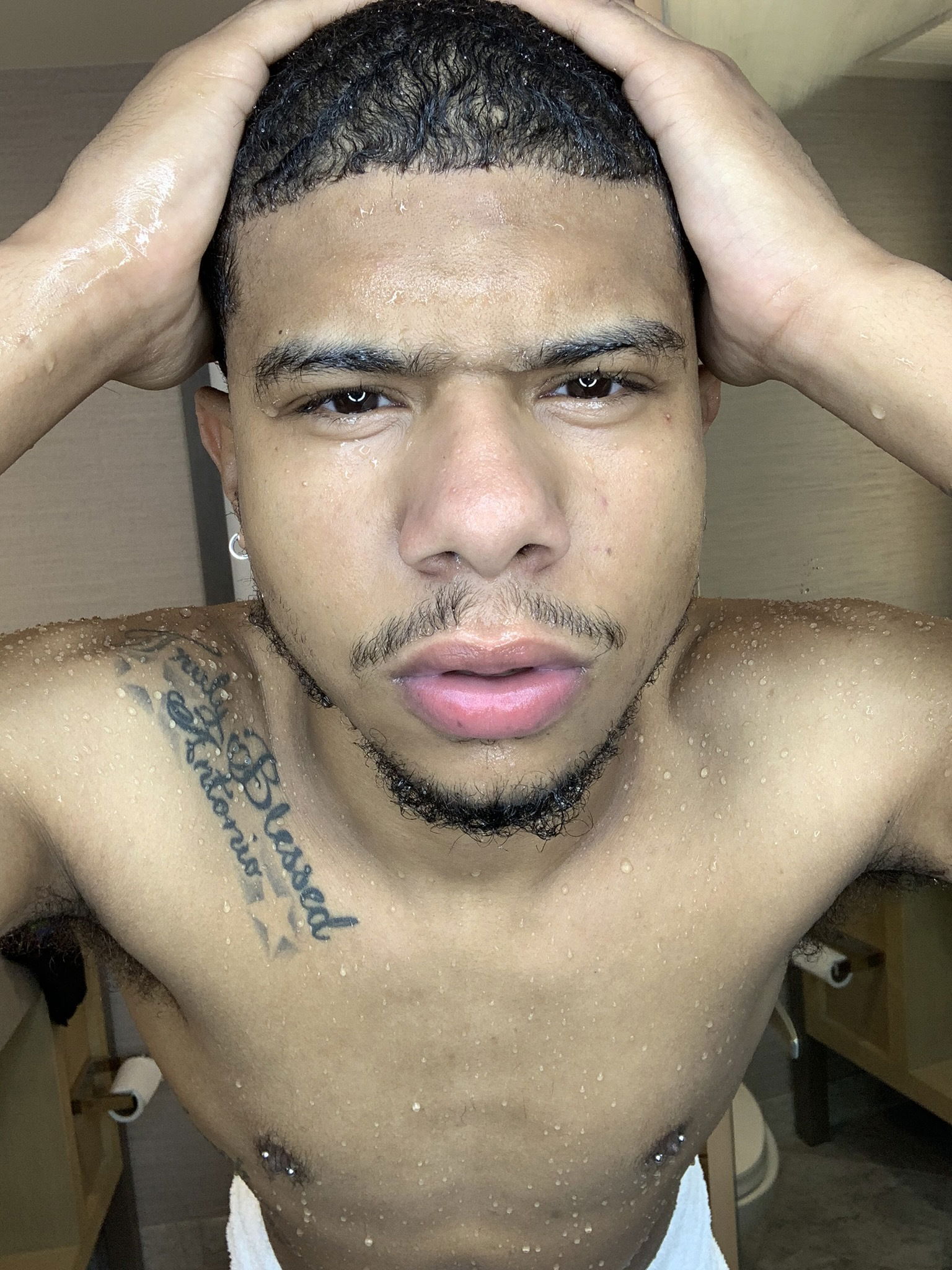 YaFavLightSkin's avatar