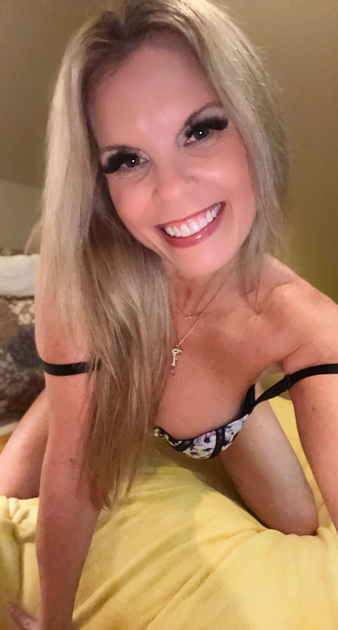 Trophy Wifey's avatar