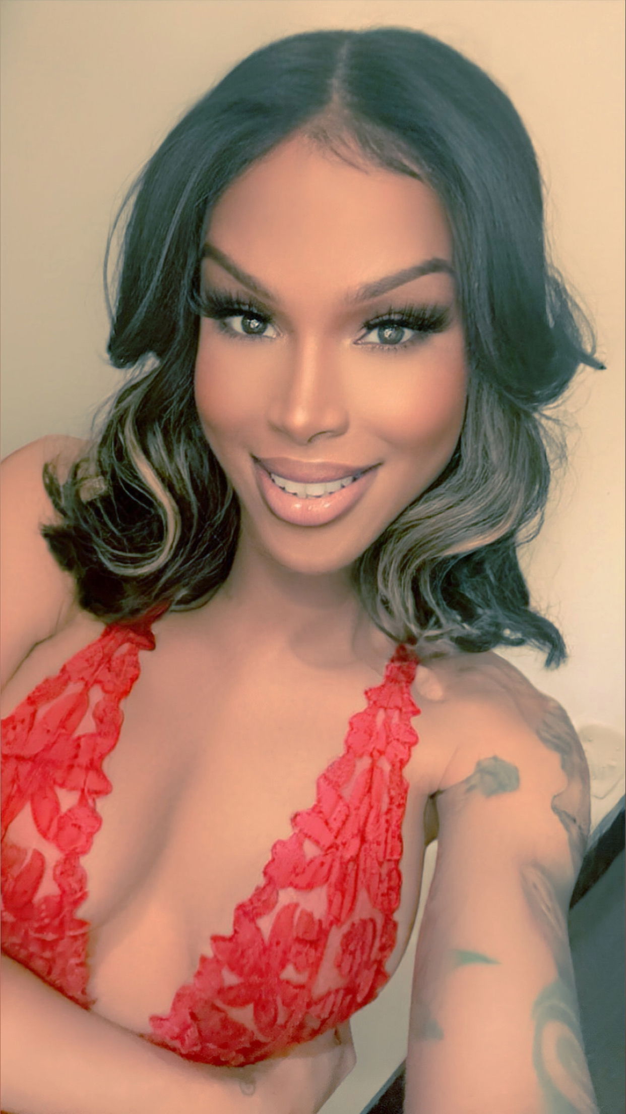 BellaBeauty Hung's avatar
