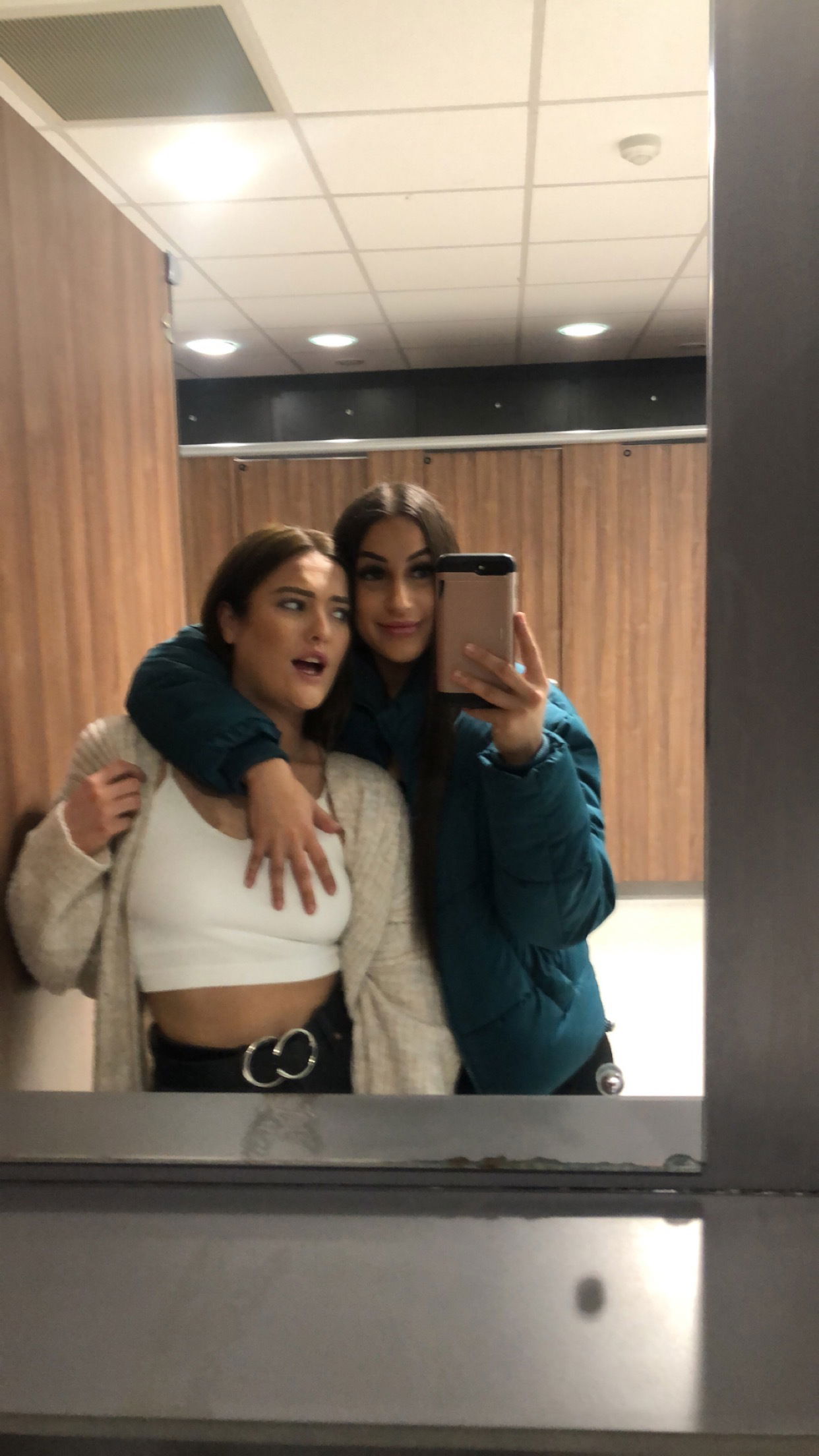 Two Girls One Laugh's avatar