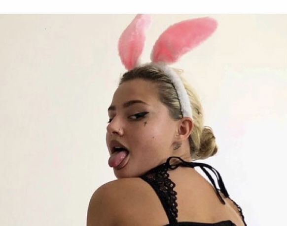 Ana Love's avatar