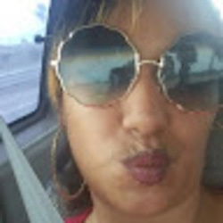 Veronica Lawrence's avatar