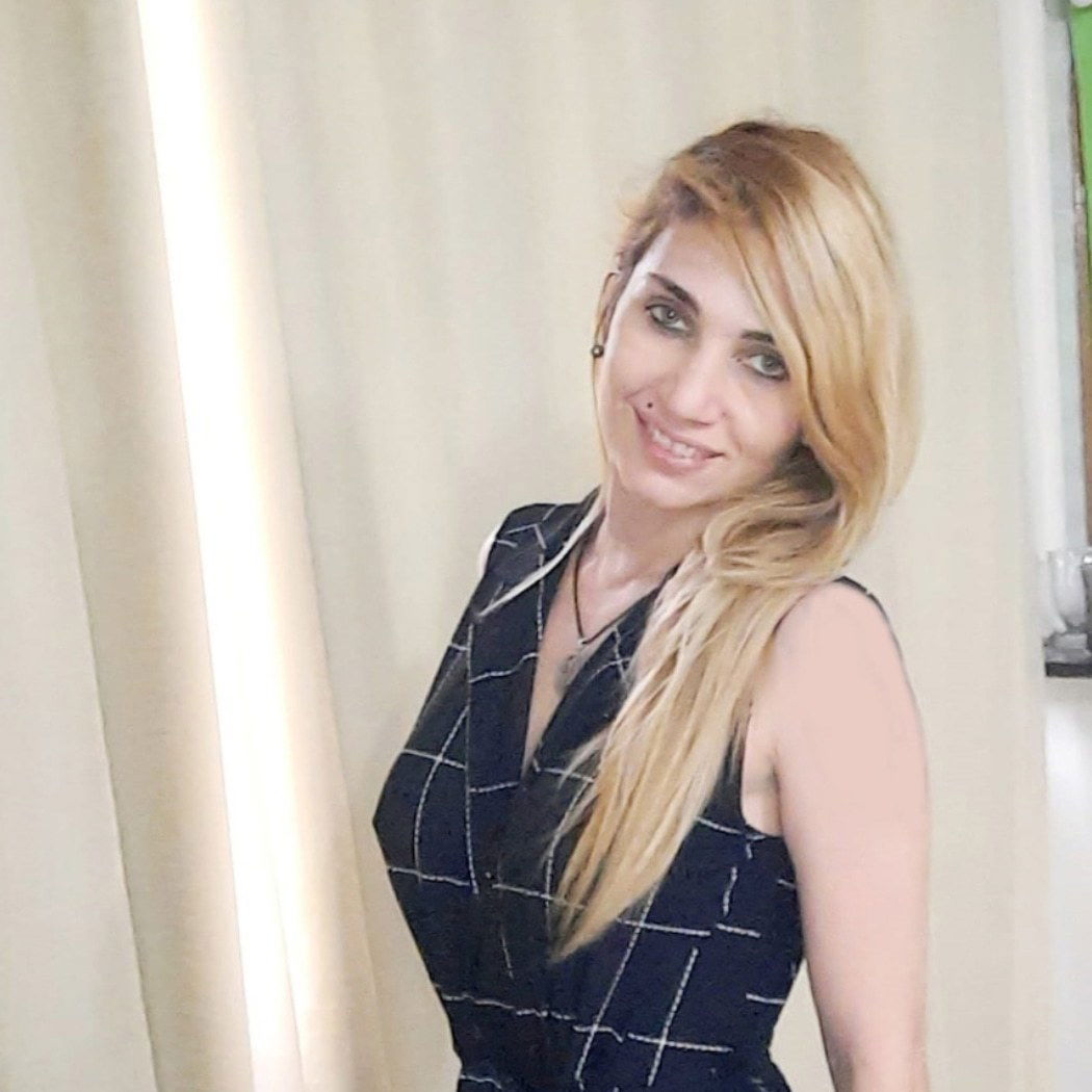 Bruna Meireles's avatar