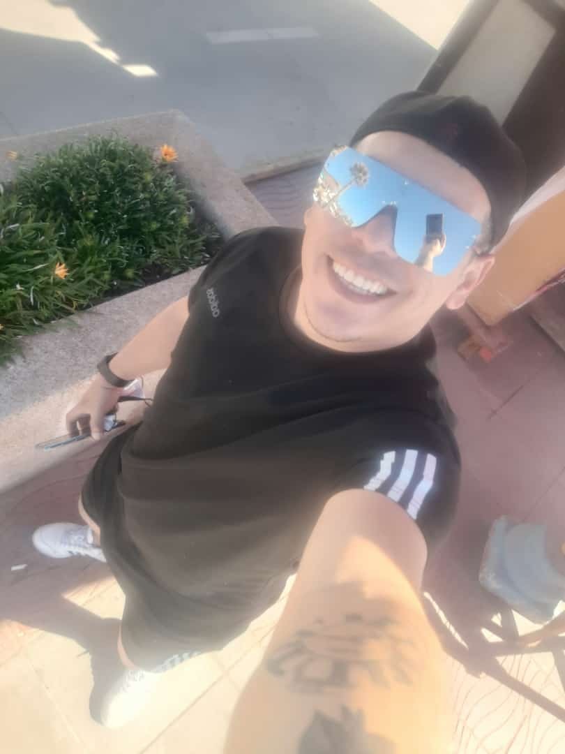MOURE's avatar