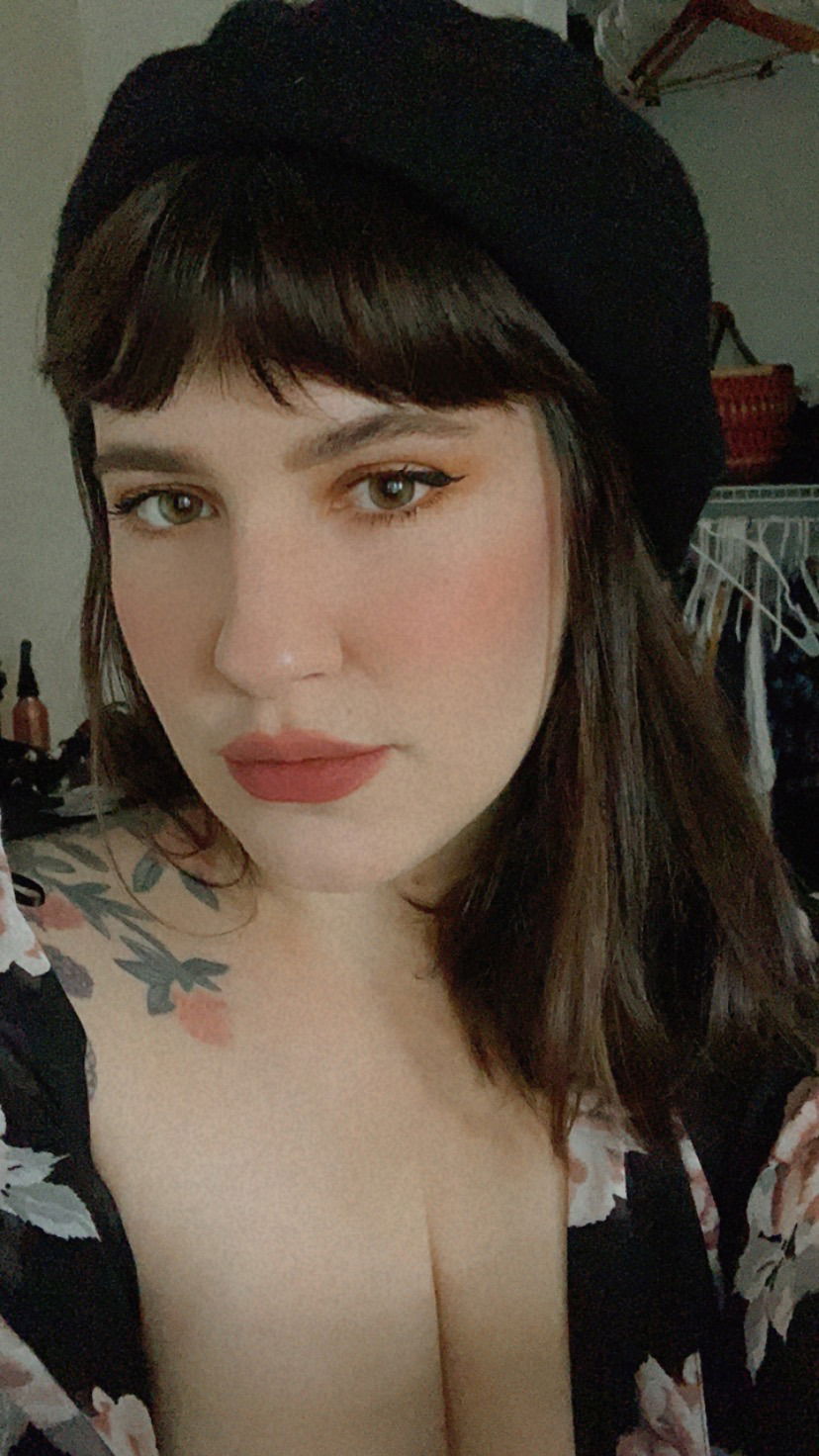 Marie Clover's avatar