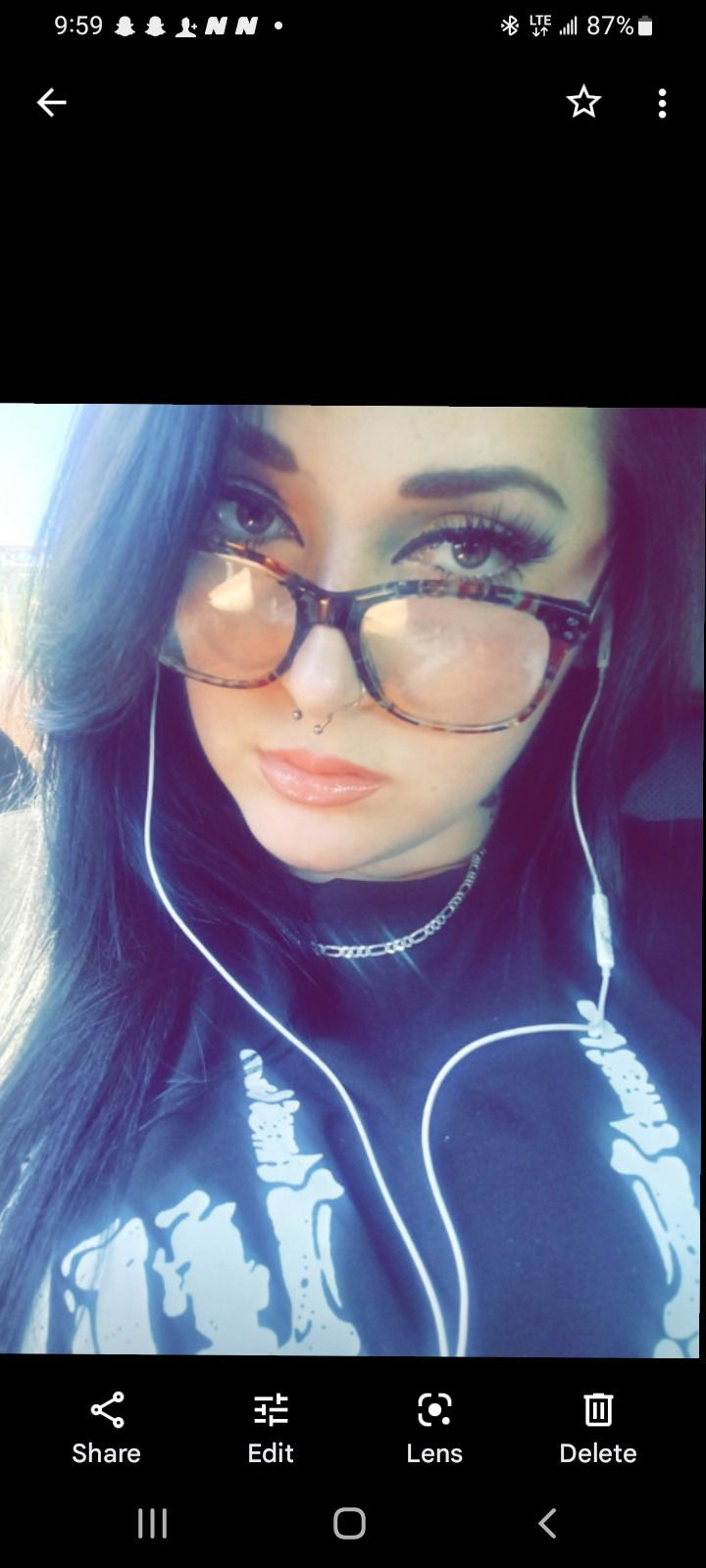 rosesareblack's avatar